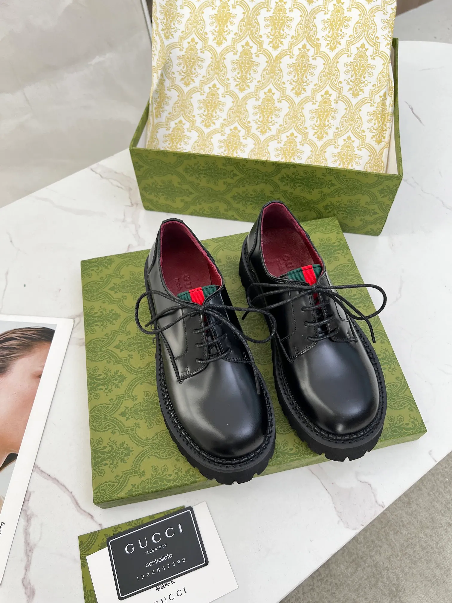 👟👟Ex-factory price 500👟👟 New arrival! 2024 latest version of GUCCI versatile strappy loafers, heel height: 5cm, fabric: first layer cowhide/open edge beads, lining/foot pads: sheepskin lining.  The outsole is made of foam outsole. Color: black/ancora red. Size: 35-41